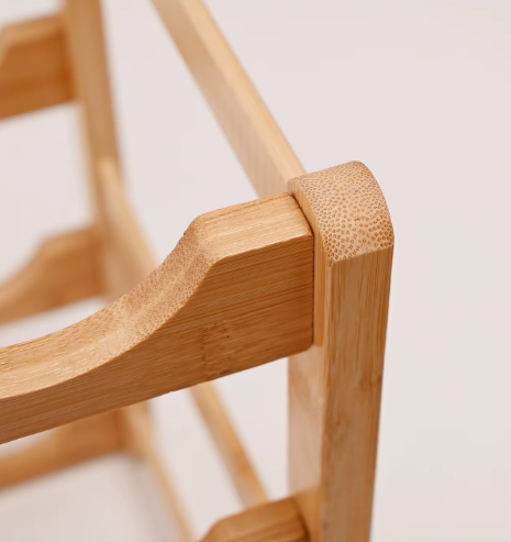 Le Casier des Quatre Travées, casier en bois naturel, détail de la finition du bois