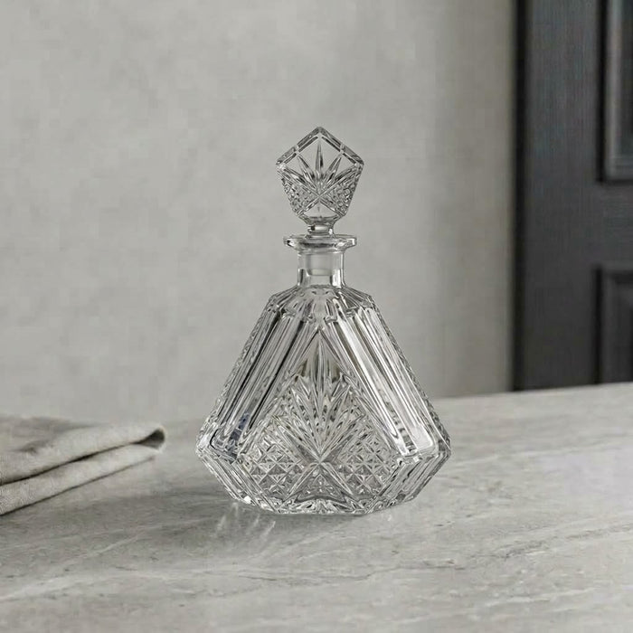 La Pyramide, carafe triangulaire taillée - Cave & Comptoir