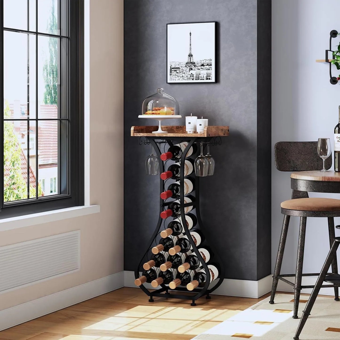 Le Guéridon du Sommelier, mini bar sur pied, détail du porte-verres suspendu