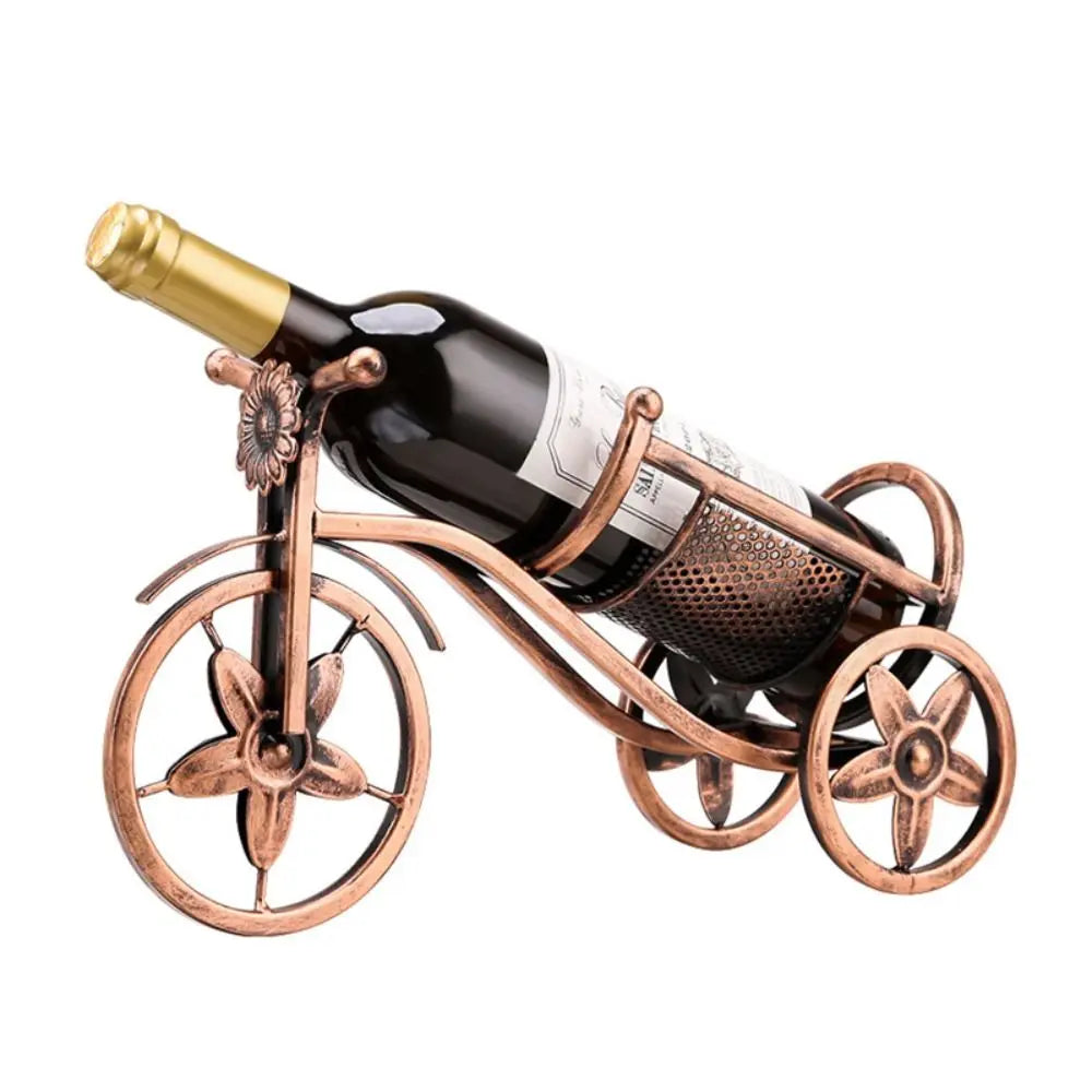 Le Tricycle Vendangeur, modèle Tricycle Classique, présentation avec bouteille de vin